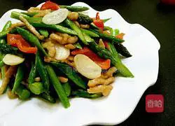 Illustration of how to make asparagus and shredded pork 12