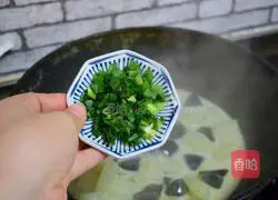 Illustration of how to make preserved egg and winter melon soup 5