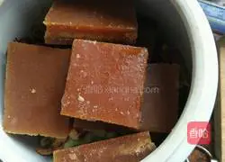 Illustration of how to make brown sugar ginger and jujube paste 4