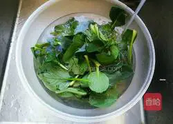 Illustration of how to make tomato and beef shredded noodles 3