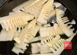 Illustration of how to make winter bamboo shoots and old duck soup 4