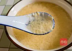 Illustration of how to make egg drop soup 7