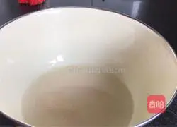 Illustration of how to make walnut steamed buns 1