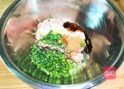 Illustration of how to make dried beans and fresh meat buns 8