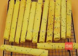 Illustration of how to make egg rolls 8