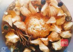 Illustration of how to make Fish Maw, Matsutake, Monkey Mushroom, Tremella and Double Apricot Old Hen Soup 2