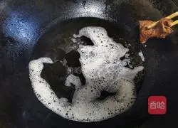 Illustration of how to make fried wonton skin 5