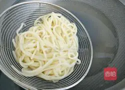 Illustration of how to make sour soup noodles 5