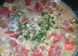 Illustration of how to make tomato, meat and egg soup 8