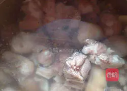 Soybean and pig trotters soup recipe 5