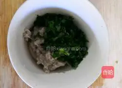 Illustration of how to make wolfberry leaf fish soup 5