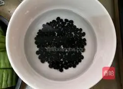 Black Bean Bitter Melon and Pork Ribs Soup Illustration of how to do it 2