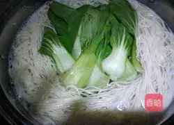 Illustration of how to make fat sausage noodles 13