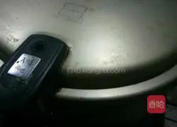 Illustration of how to make rock sugar, snow pear, white fungus, red dates, wolfberry, wolfberry and fungus soup 4