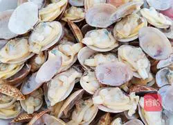 Illustration of how to make garlic vermicelli clams 8