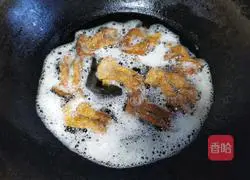 Illustration of how to make fried wonton skin 4