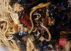 Illustration of how to make salty scallion noodles 20