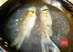 Illustration of how to make fish soup 9