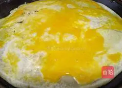 Illustration of how to make egg burritos 1