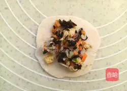 Illustration of how to make Xiao Long Bao (vegetarian stuffing) 10