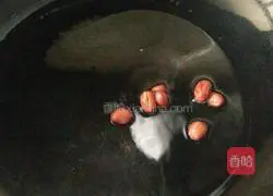 Illustration of how to make spicy and sour noodles 7