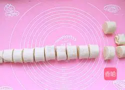 Milk-flavored flower roll Illustration of how to do it 7