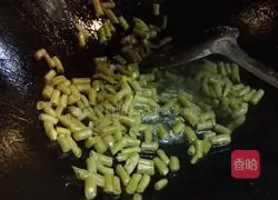 Illustration of how to make fried duck gizzards with sour beans 5