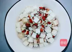 Barley, red bean, glutinous rice, poria, yam and bone soup recipe 4