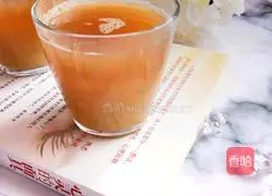 Pear can not only be eaten raw as a fruit, but can also be made into a summer drink.Illustration 5