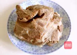  Illustration of how to make garlic plum pork meat 4