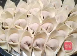 Illustration of homemade red oil hand-making 14