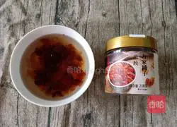 Peach Gum Lotus Seed Tremella Soup (Beauty and Beauty) Recipe Illustration 2