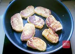 Illustration of how to make pan-fried steamed buns 10