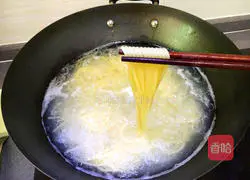 Illustration of how to make spaghetti with meat sauce 10