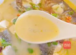 Illustration of how to make fish head and tofu soup 7