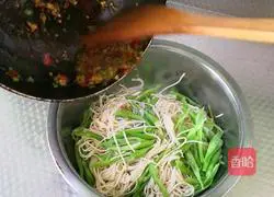 Illustration of how to make fragrant noodles 6