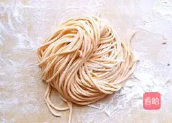 Illustration of how to make colorful vegetable noodles 15
