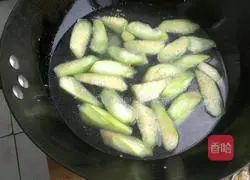 Illustration of how to make loofah clam soup 6