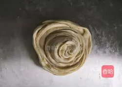 Illustration of how to make homemade hand-shredded biscuits 2