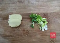 Illustration of how to make shredded radish and shrimp soup 3