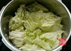 Illustration of how to make cabbage and meatball soup 6