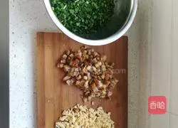 Illustration of how to make frozen tofu sauce pork skin buns 3