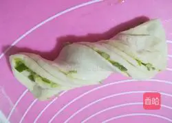 Illustration of how to make fried rolls 13