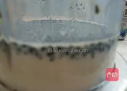 Illustration of how to make black sesame and walnut milk 9