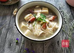 Illustration of how to make radish and ink bucket tofu soup 12