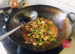 Illustration of how to pull mutton into strips 14