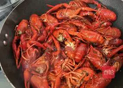 Illustration of how to make spicy crayfish 2