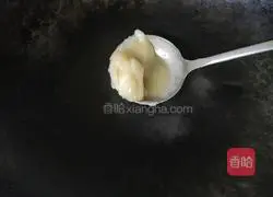 Nutrition Illustration of how to make milky white crucian carp tofu soup 2