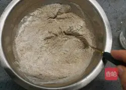 Illustration of making black whole wheat steamed buns 4