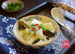 Illustration of how to make preserved egg and winter melon soup 7